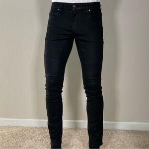 Guess denim jeans. Men’s size 32. Skinny fit free form moto denim.